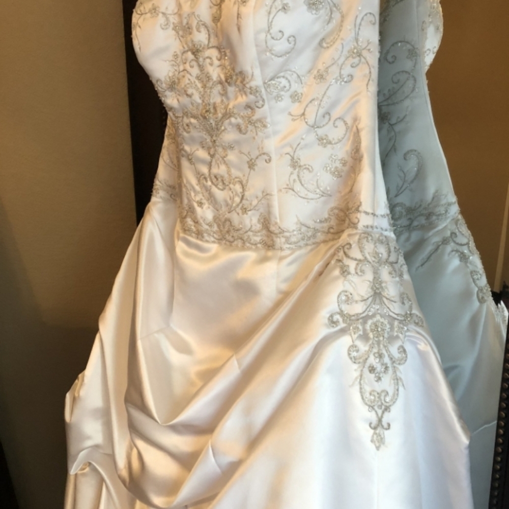 Never Worn Oleg Cassini Wedding Dress Sz 14 - Picture 8 of 16